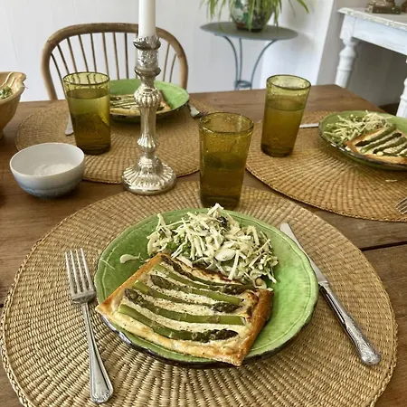 Dom wakacyjny La Providence Elegant 5 Bedroom Stone House With Private Pool Brives-sur-Charente