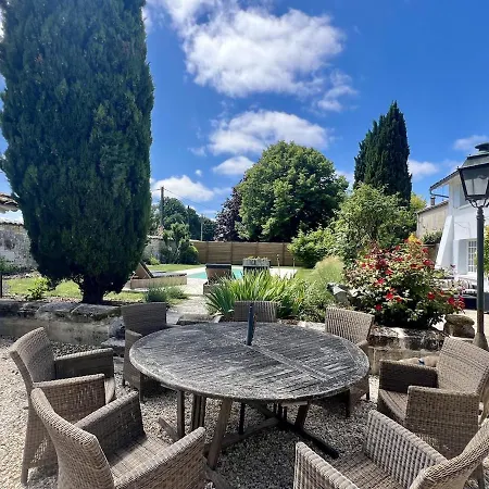 Dom wakacyjny La Providence Elegant 5 Bedroom Stone House With Private Pool