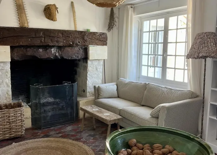 Dom wakacyjny La Providence Elegant 5 Bedroom Stone House With Private Pool