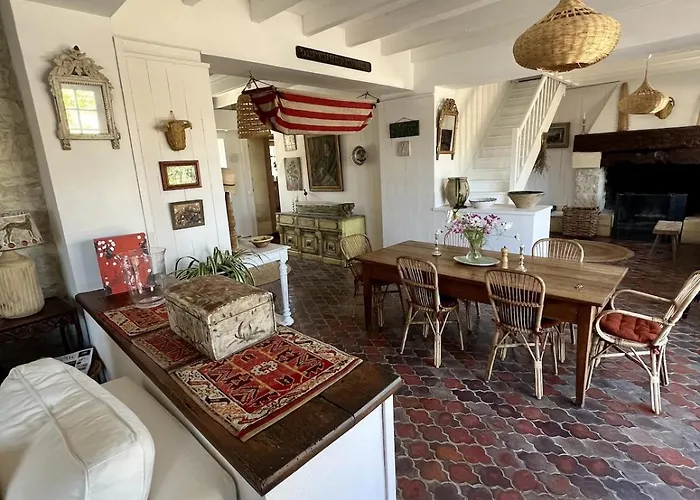 La Providence Elegant 5 Bedroom Stone House With Private Pool Dom wakacyjny