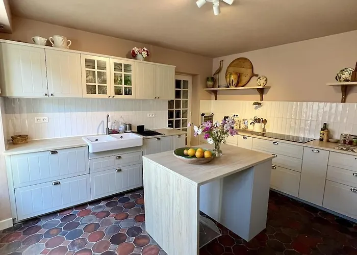 Dom wakacyjny La Providence Elegant 5 Bedroom Stone House With Private Pool Brives-sur-Charente